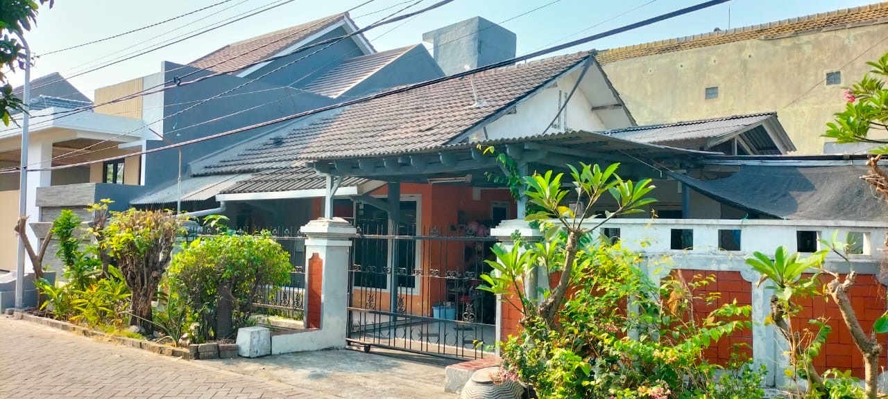 Dijual Rumah+Space Usaha di Nginden Intan Timur - Dealkan