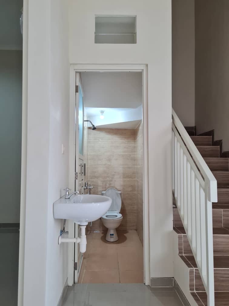 Disewa rumah Selatan - Tenggilis timur - Dealkan