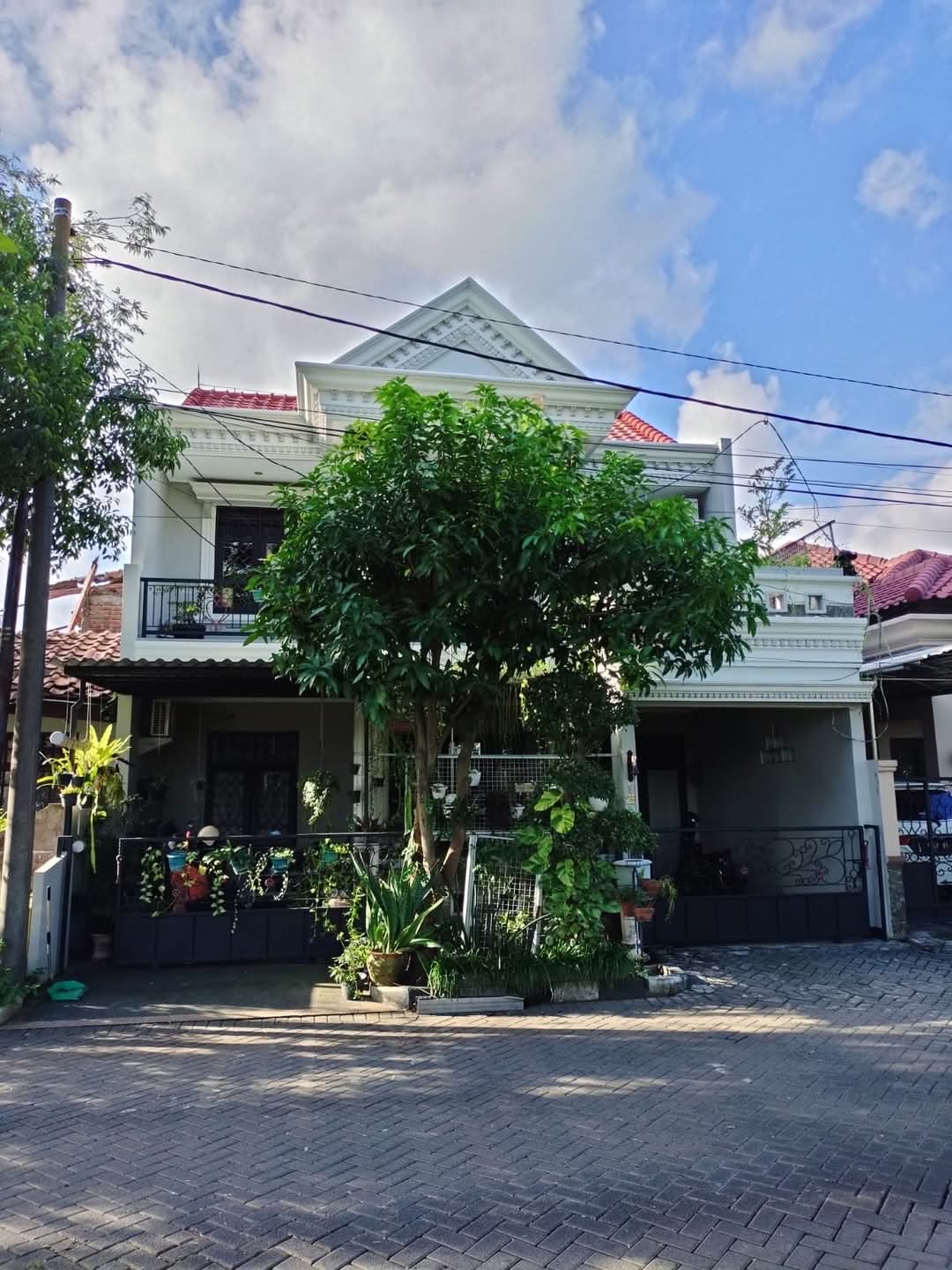 Rumah Babatan Pratama dijual siap huni - Dealkan