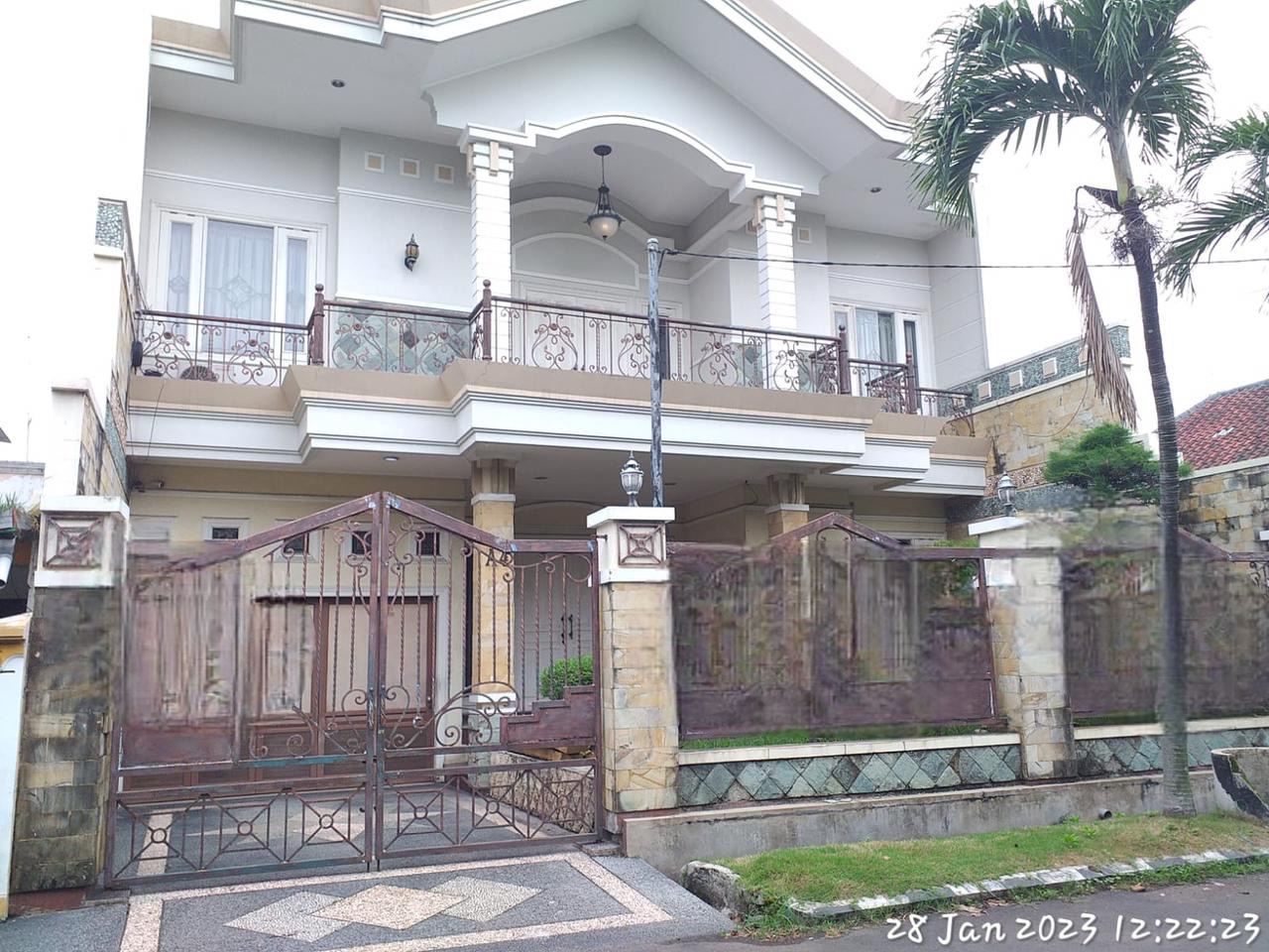 Griya babatan Mukti Rumah Dijual 2 Lantai - Dealkan