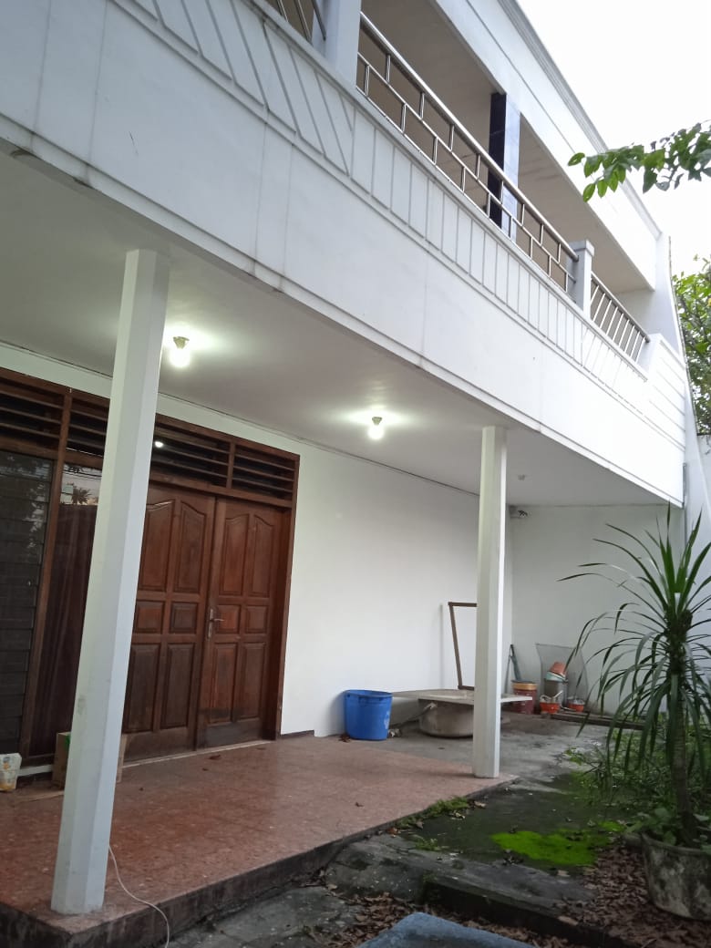 *DIJUAL*Rumah 3 lantaiJl. Raya Dukuh Kupang Barat - Dealkan