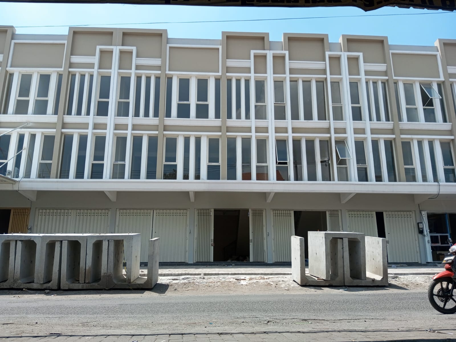 Jelidro - Ruko siap Huni New Gress sisa 8 Stock - Dealkan