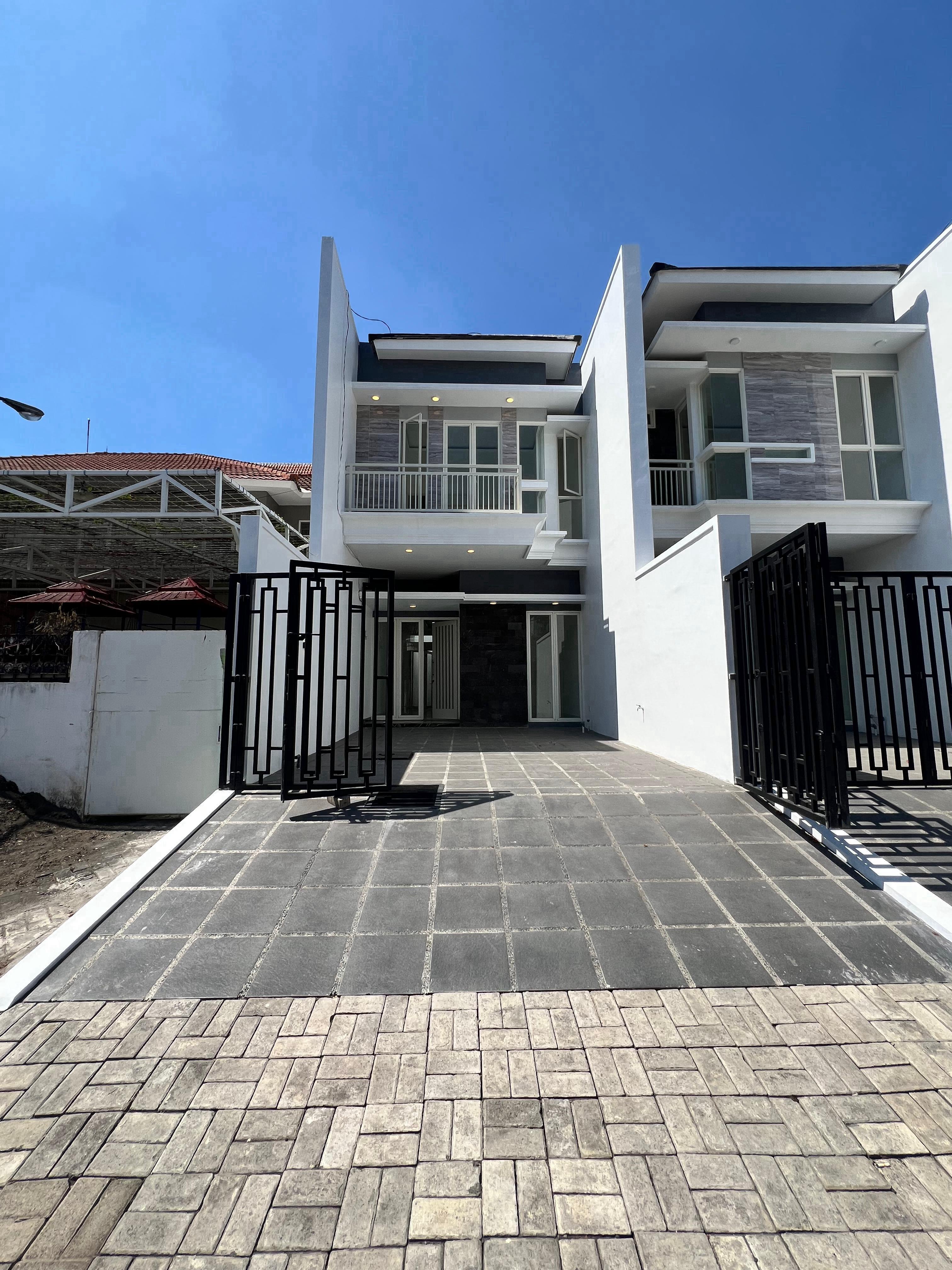 Jemusari Selatan - Harga 2M Nego - SHM Lokasi Dekat UBAYA DAN PETRA - Dealkan