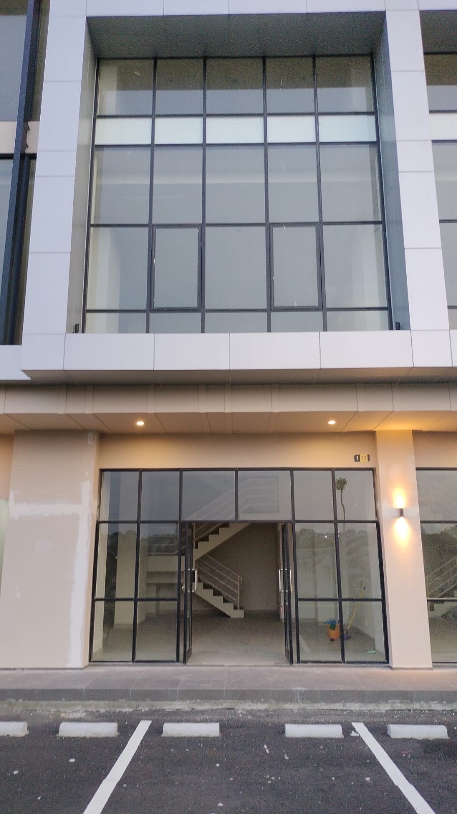 ruko baru gress vitorio disewakn - Dealkan