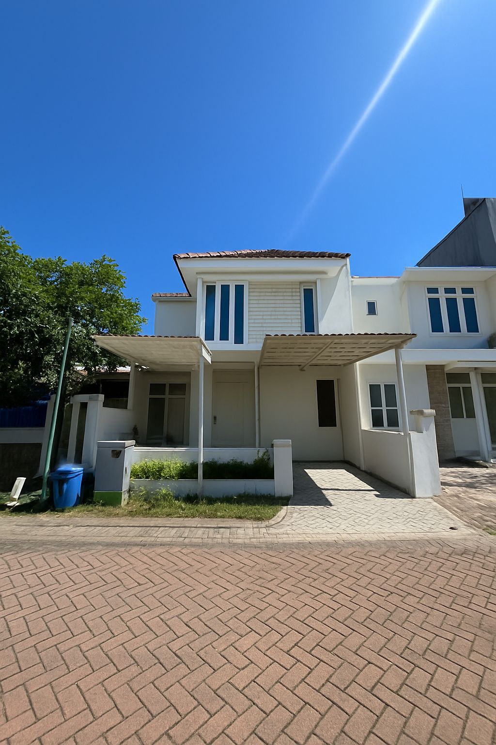 Rumah Modern Minimalis Taman Puspa Raya - Dealkan