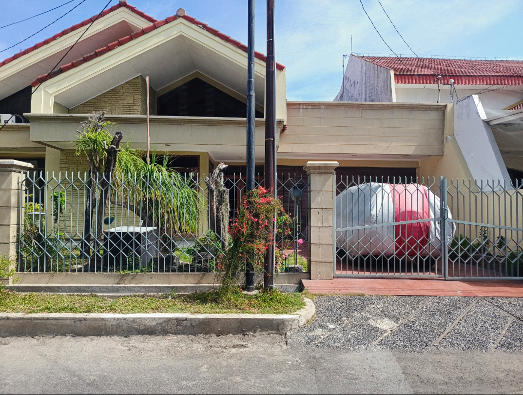 Hunian kawasan elite di Dharmahusada indah Surabaya timur - Dealkan
