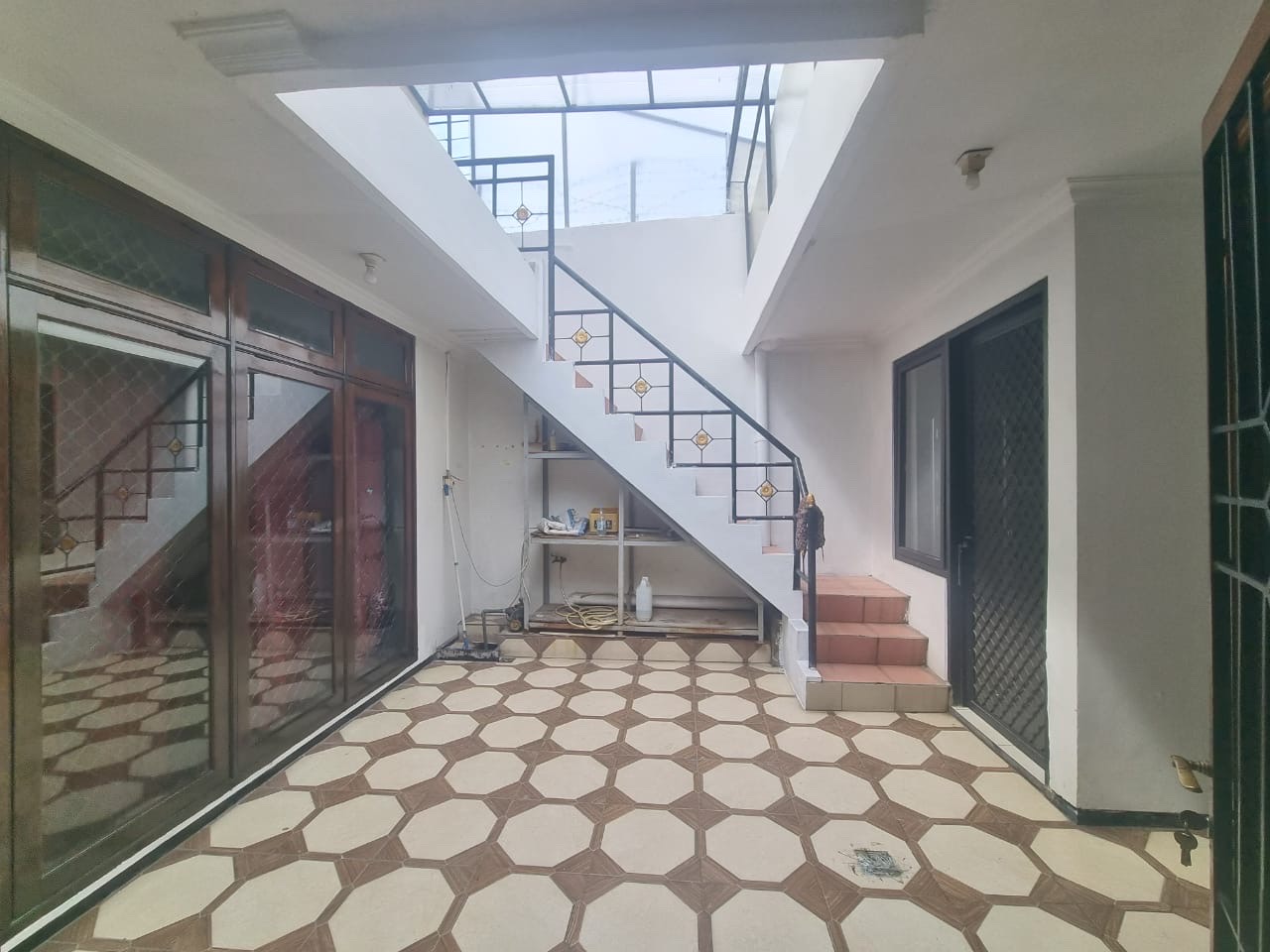 (5) rumah darmo permai disewakan - Dealkan