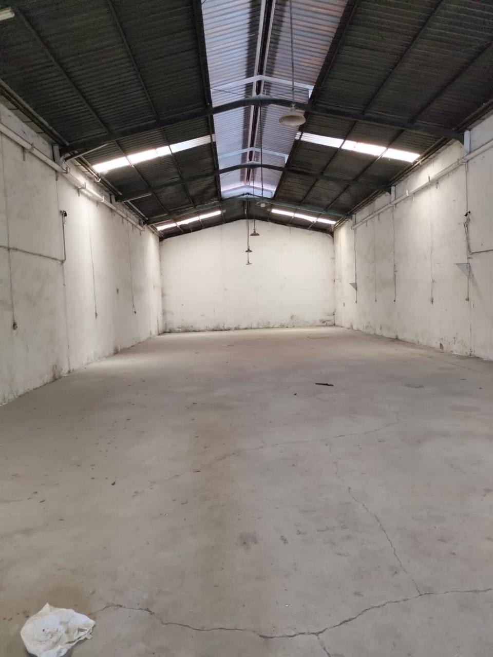 (2) gudang margomulyo disewakan - Dealkan