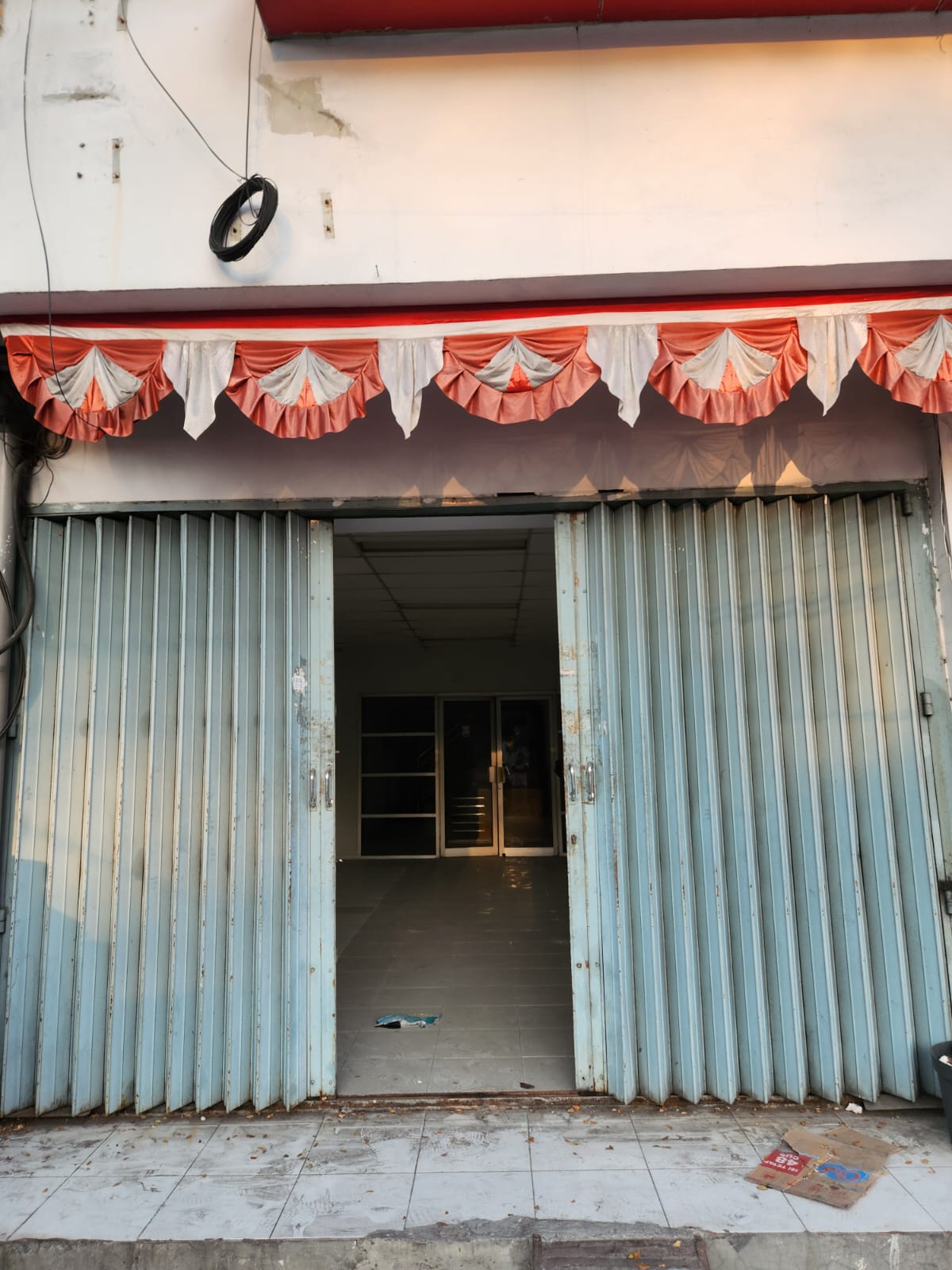 Ruko 3 Lantai depan Frontage A Yani (SEWA) - Dealkan