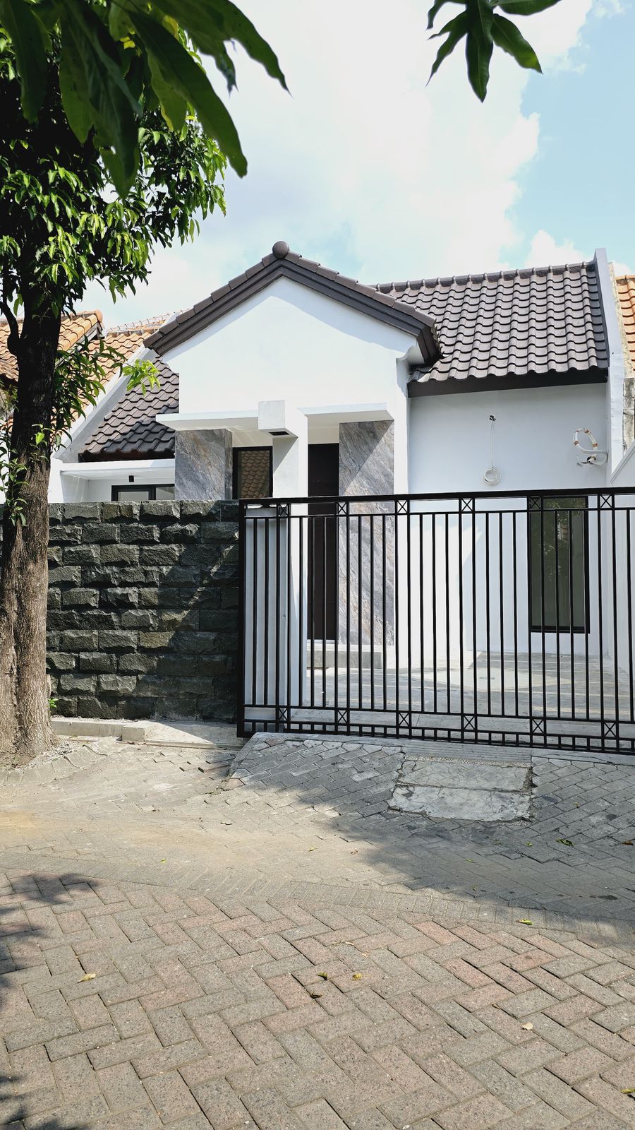 Dijual Rumah attic 1,5 lantai Taman Puspa Raya Citraland Fully Renov - Dealkan