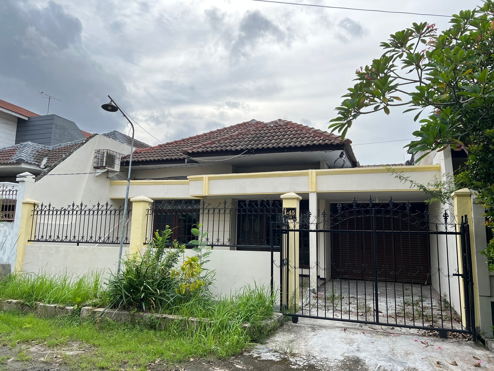 Disewakan Rumah 2 lantai wisma mukti - Dealkan