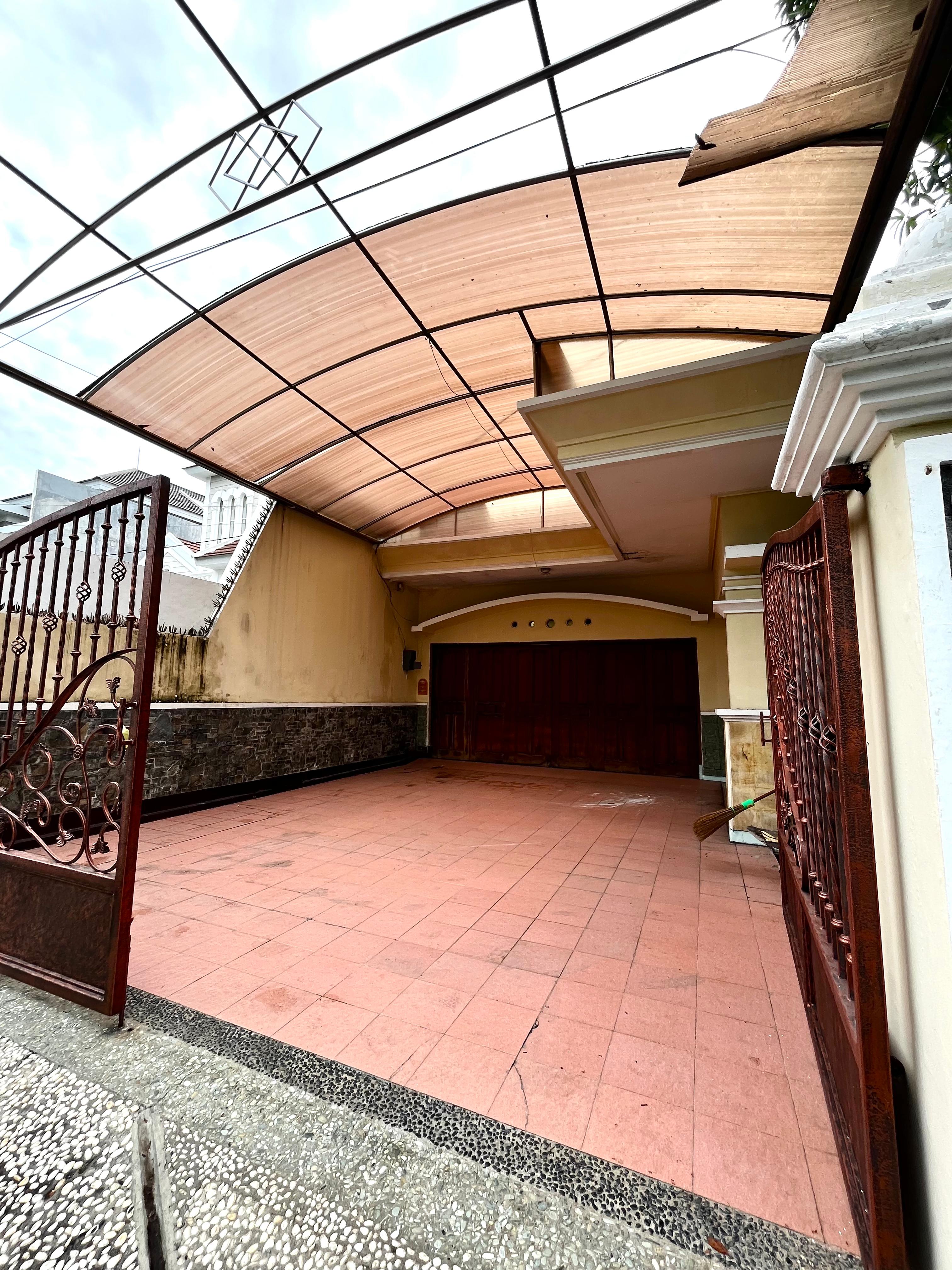 Rumah Manyar turun harga dari 9M jadi 6M an - Dealkan