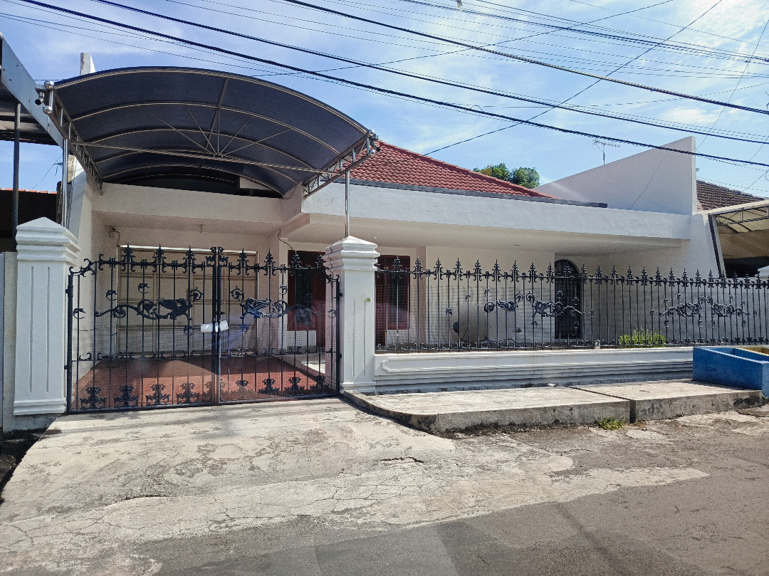 Rumah disewakan Dharmahusada indah - Dealkan