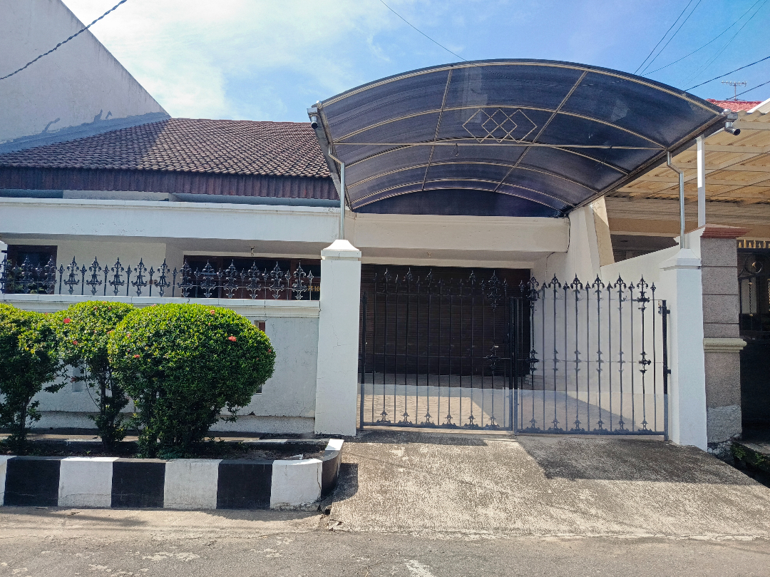 Rumah disewakan Dharmahusada indah - Dealkan
