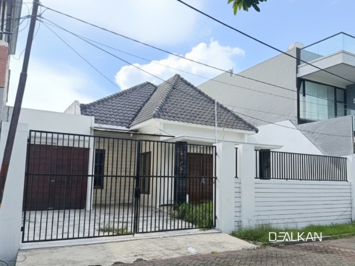 RENTER&#039;S FAVORITE 
Modern Minimalis Manyar - Dealkan