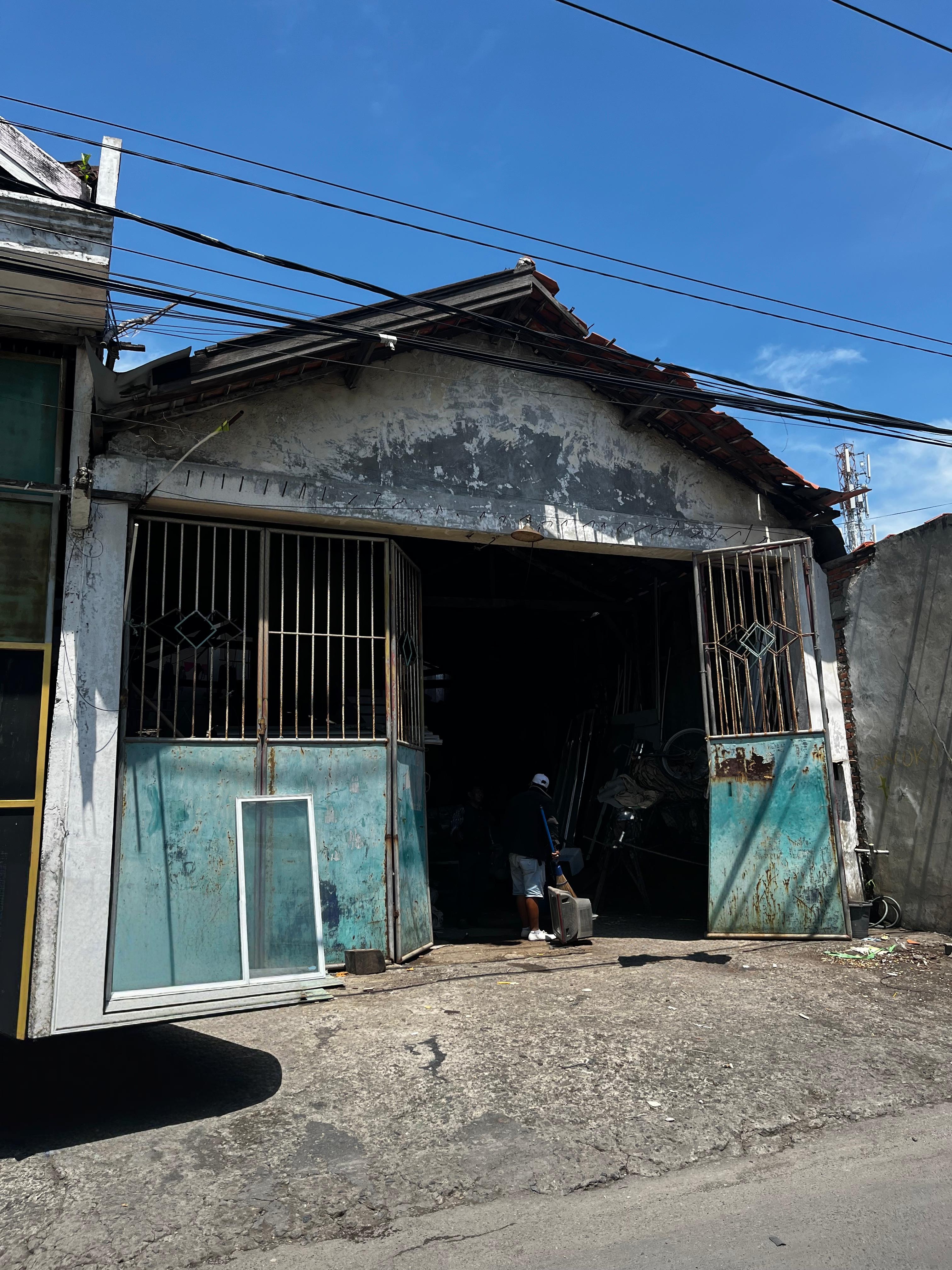 Ruko Keputih, luas 140m harga 1M an - Dealkan