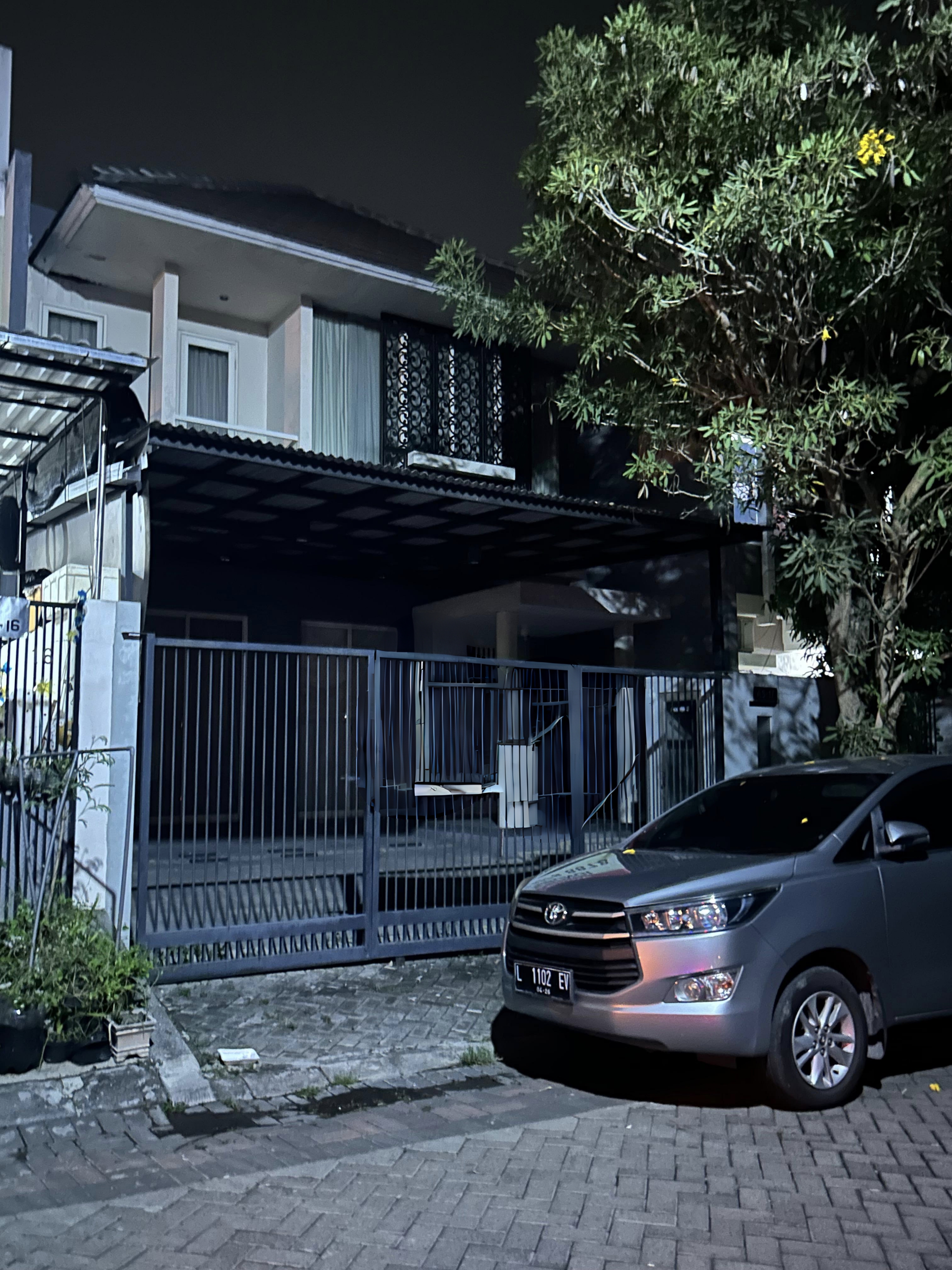 RUMAH 2 LANTAI ALAM GALAXY, DI JUAL (BAGUS SEPERTI BARU). - Dealkan
