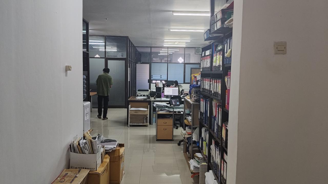 RUKAN MANYAR KARTIKA, SECOND ROAD, DIJUAL CEPAT, COCOK UNTUK GEDUNG KANTOR AND WORKSHOP✨ - Dealkan