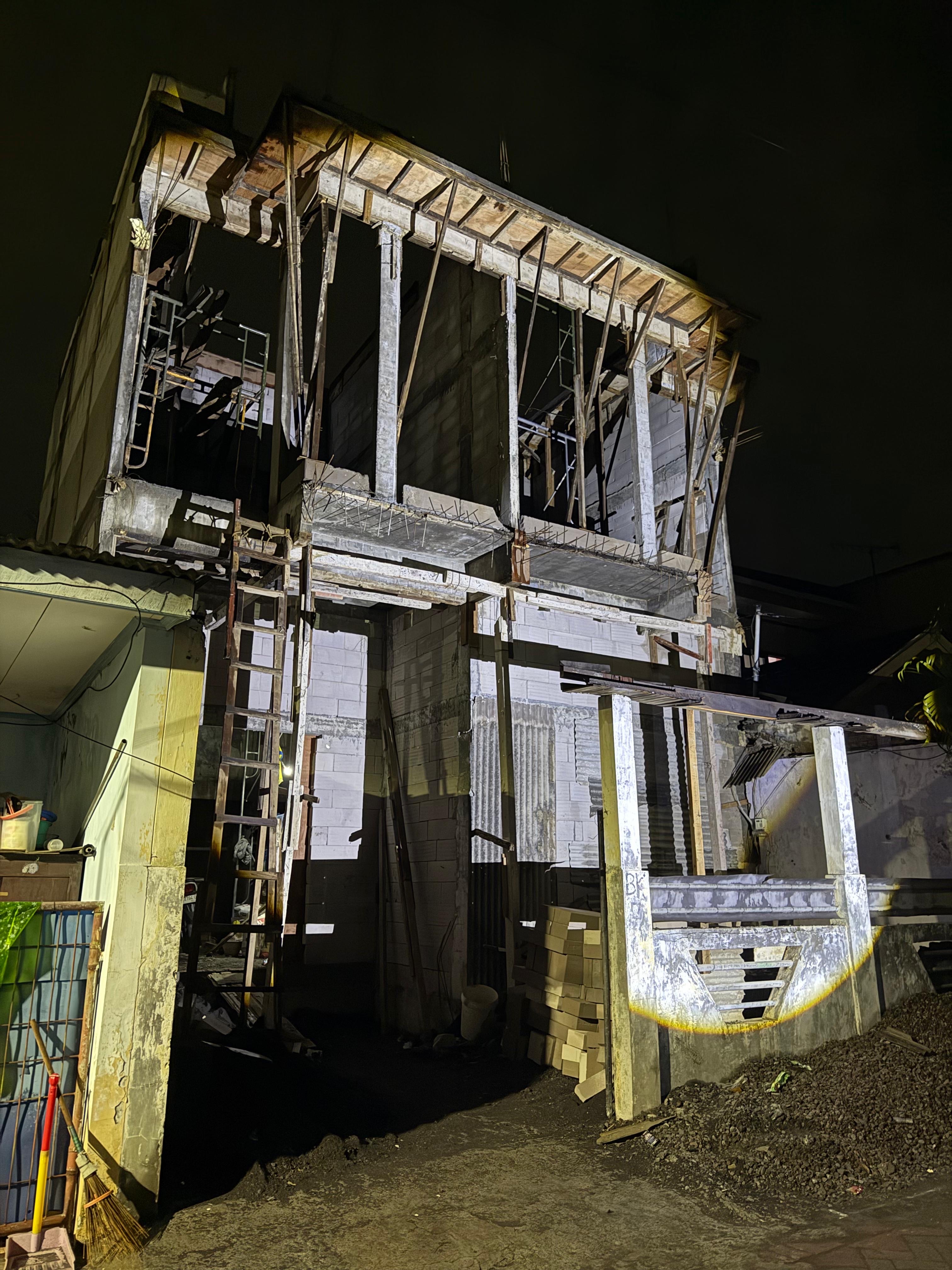 Rumah Pondok Benowo Indah dijual siap huni - Dealkan