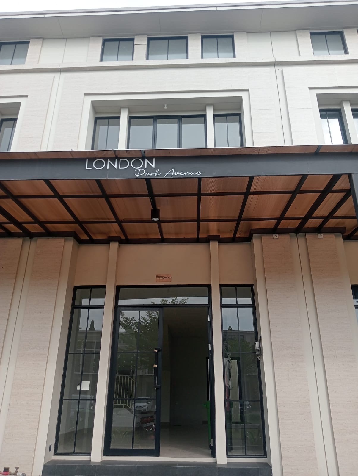 (2) RUKO LONDON WISATA BUKIT MAS DISEWAKAN - Dealkan