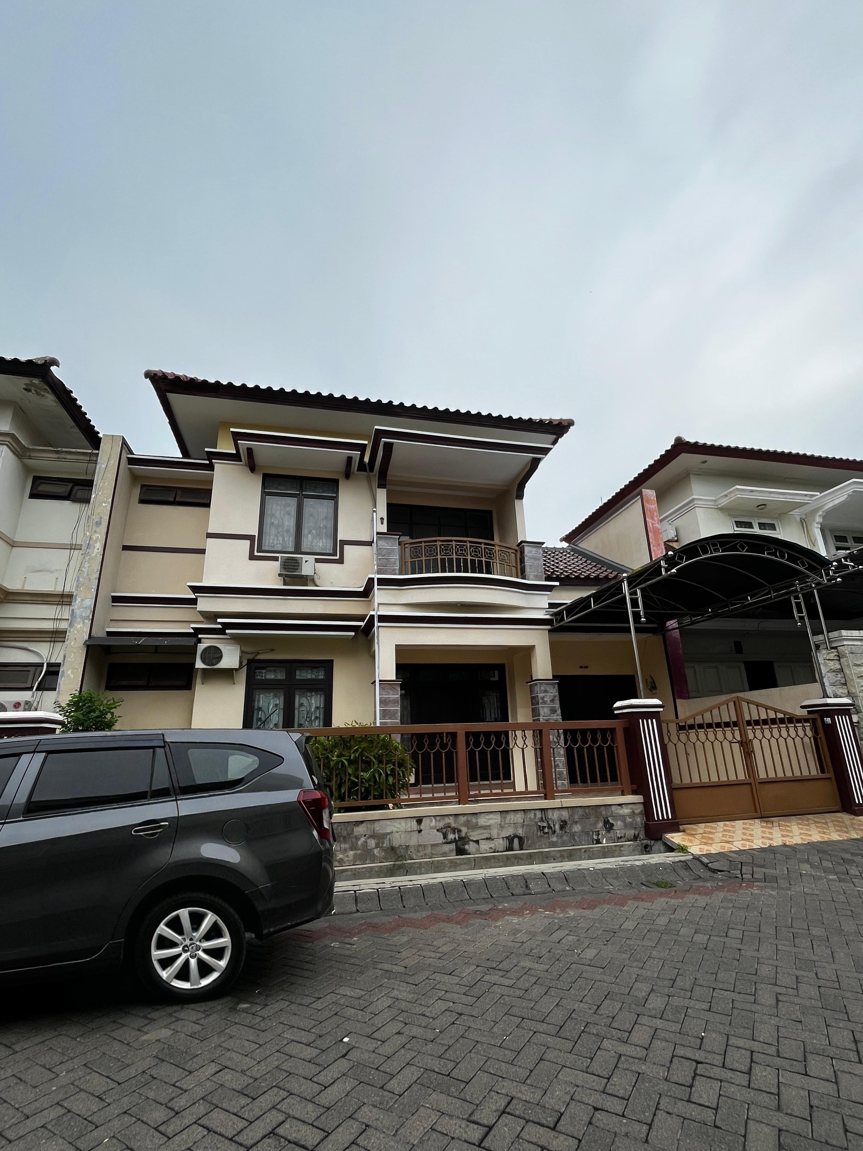 Disewakan Rumah di Perumahan Elit Surabaya Timur, Central Park Mulyosari, under 100jt semi furnished - Dealkan