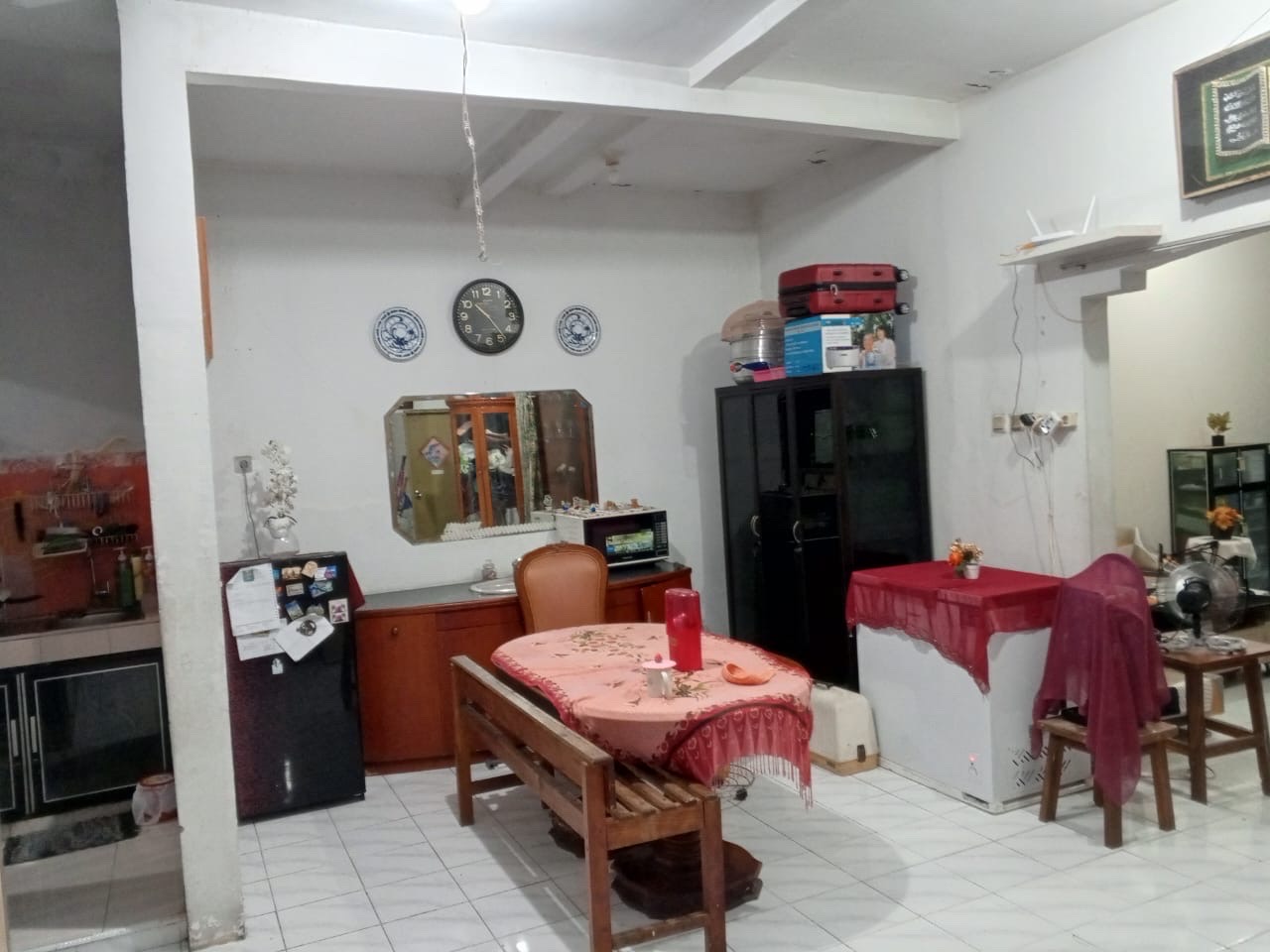 dijual rumah 2 lantai ketintang - Dealkan