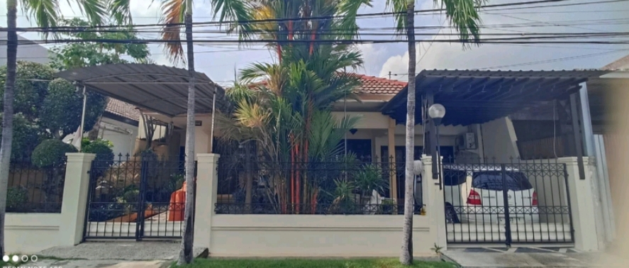 DIJUAL RUMAH LEBAR DAN LUAS DI MANYAR - Dealkan