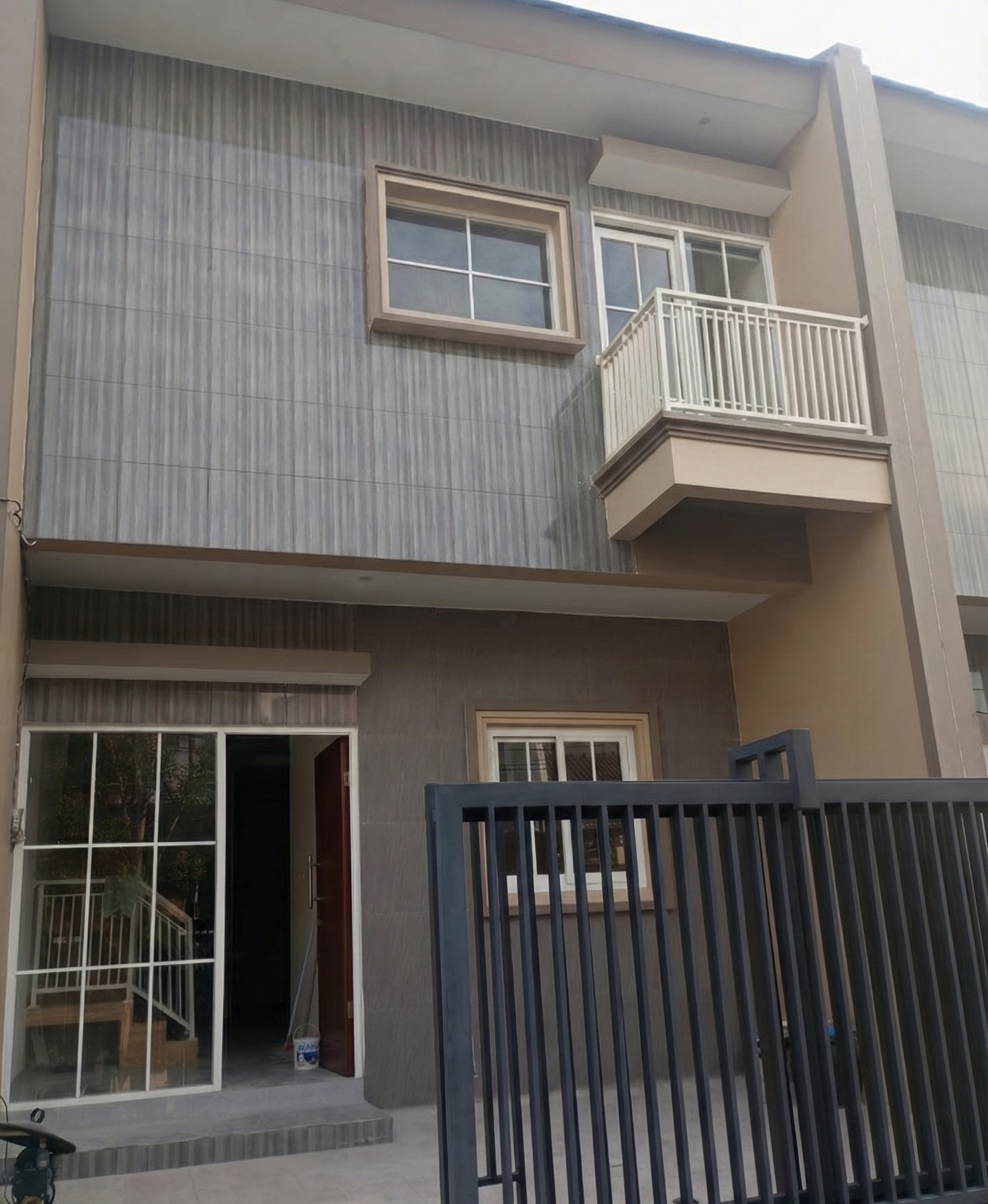 DIJUAL RUMAH MODERN MINIMALIS MULYOSARI (BARU GRESS) SEMI FURNISHED - Dealkan