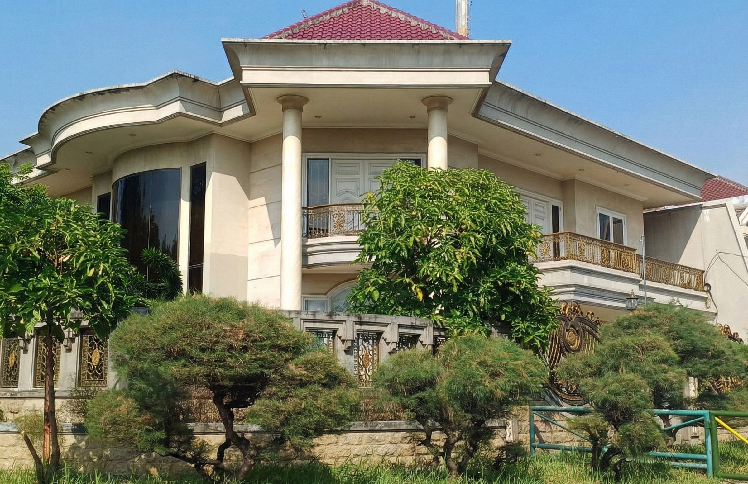 DISEWAKAN RUMAH SULTAN ARAYA SUPER BESAR DAN MEWAH (FULL FURNISHED) - Dealkan
