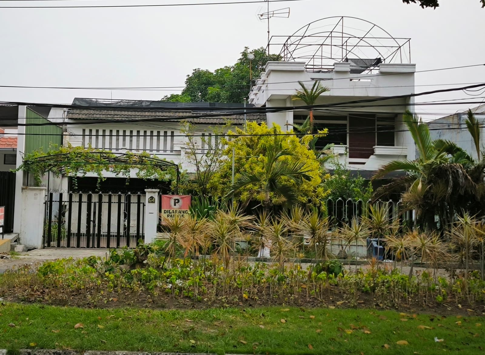 0 Jalan Raya, Rumah Mewah Tenggilis Mejoyo Dijual - Dealkan