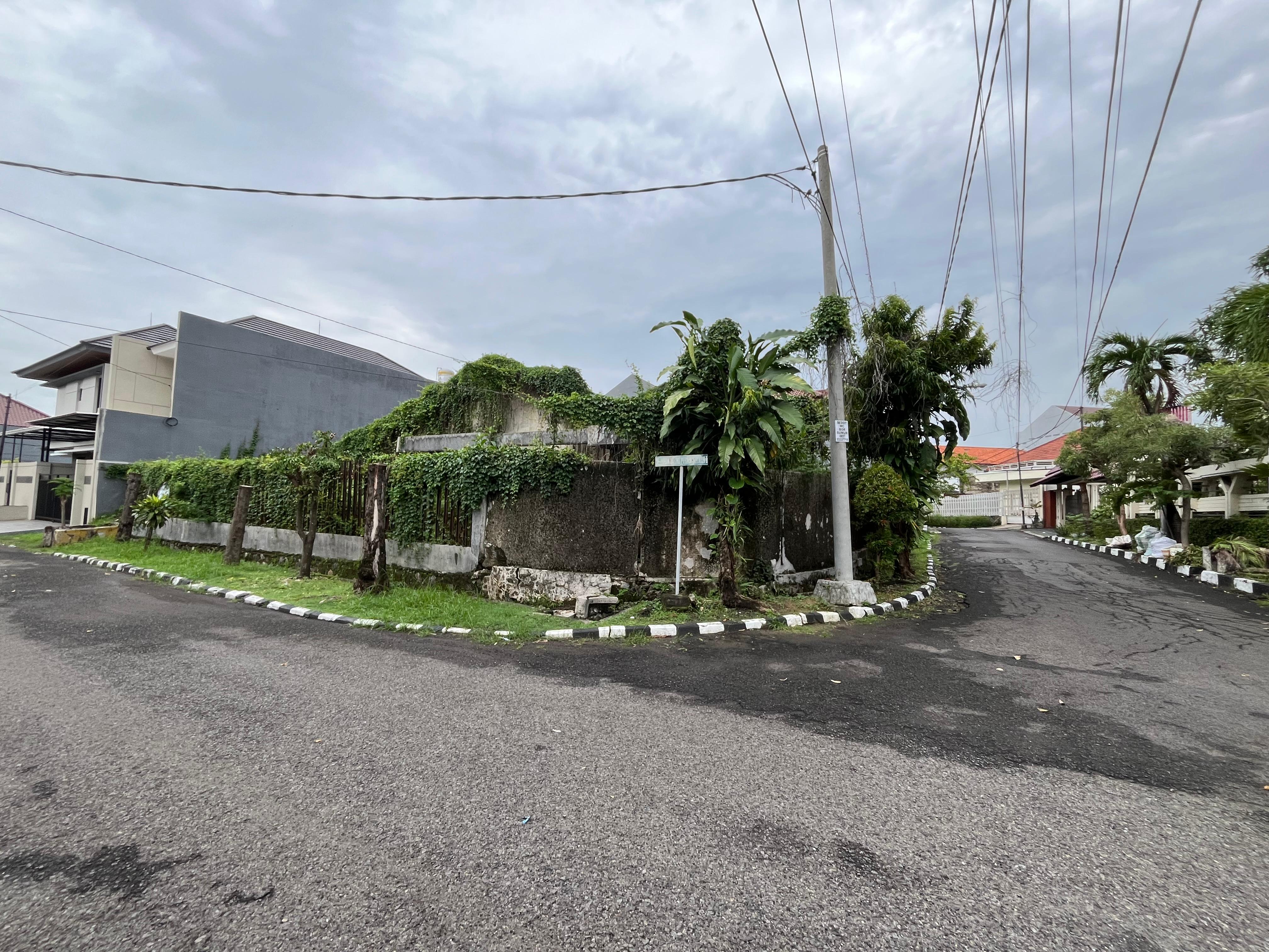 Dijual Rumah hitung tanah Darmo Permai Selatan, Lokasi Strategis - Dealkan