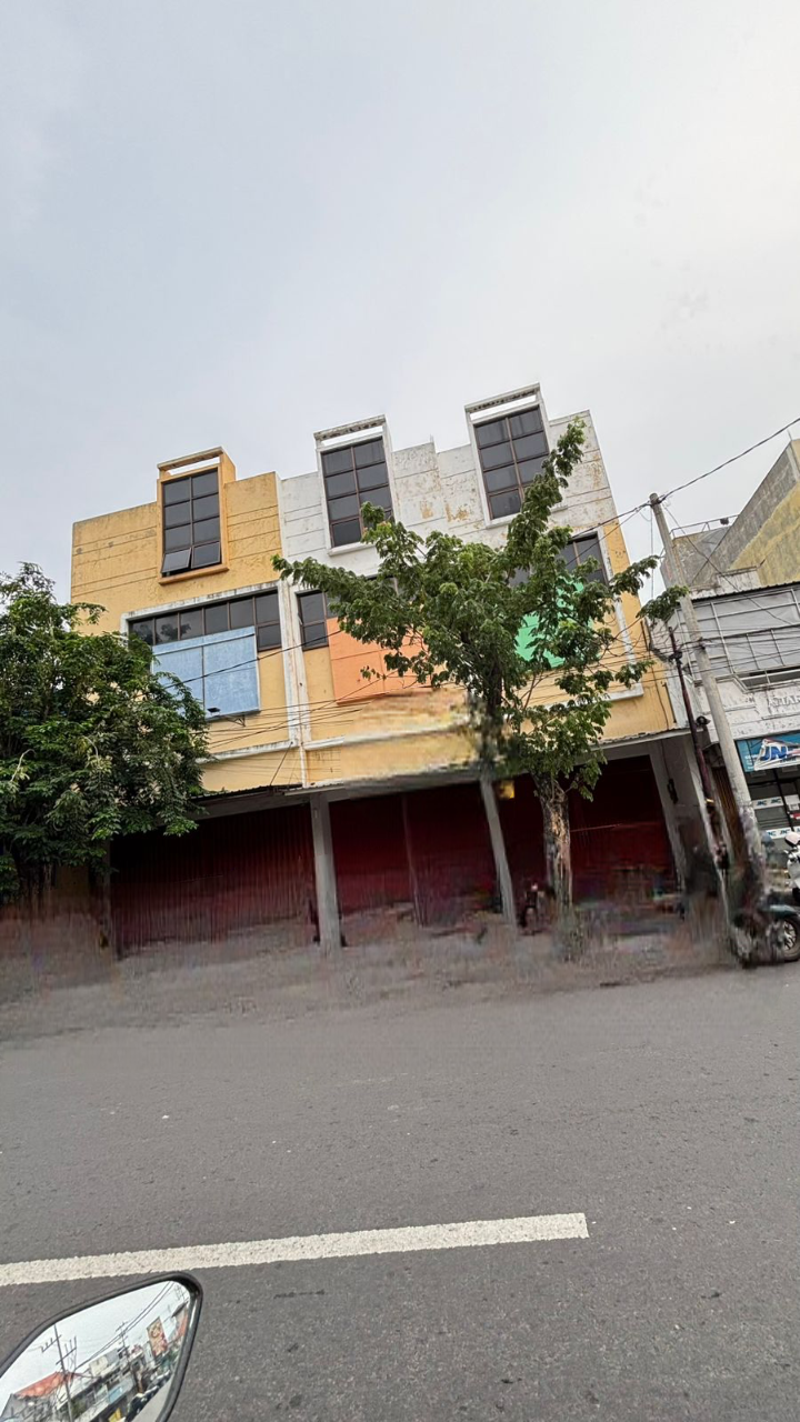 Disewakan Ruko Gandeng Pusat Kota Cocok Untuk Usaha Minimarket atau Toserba Area Komersil - Dealkan