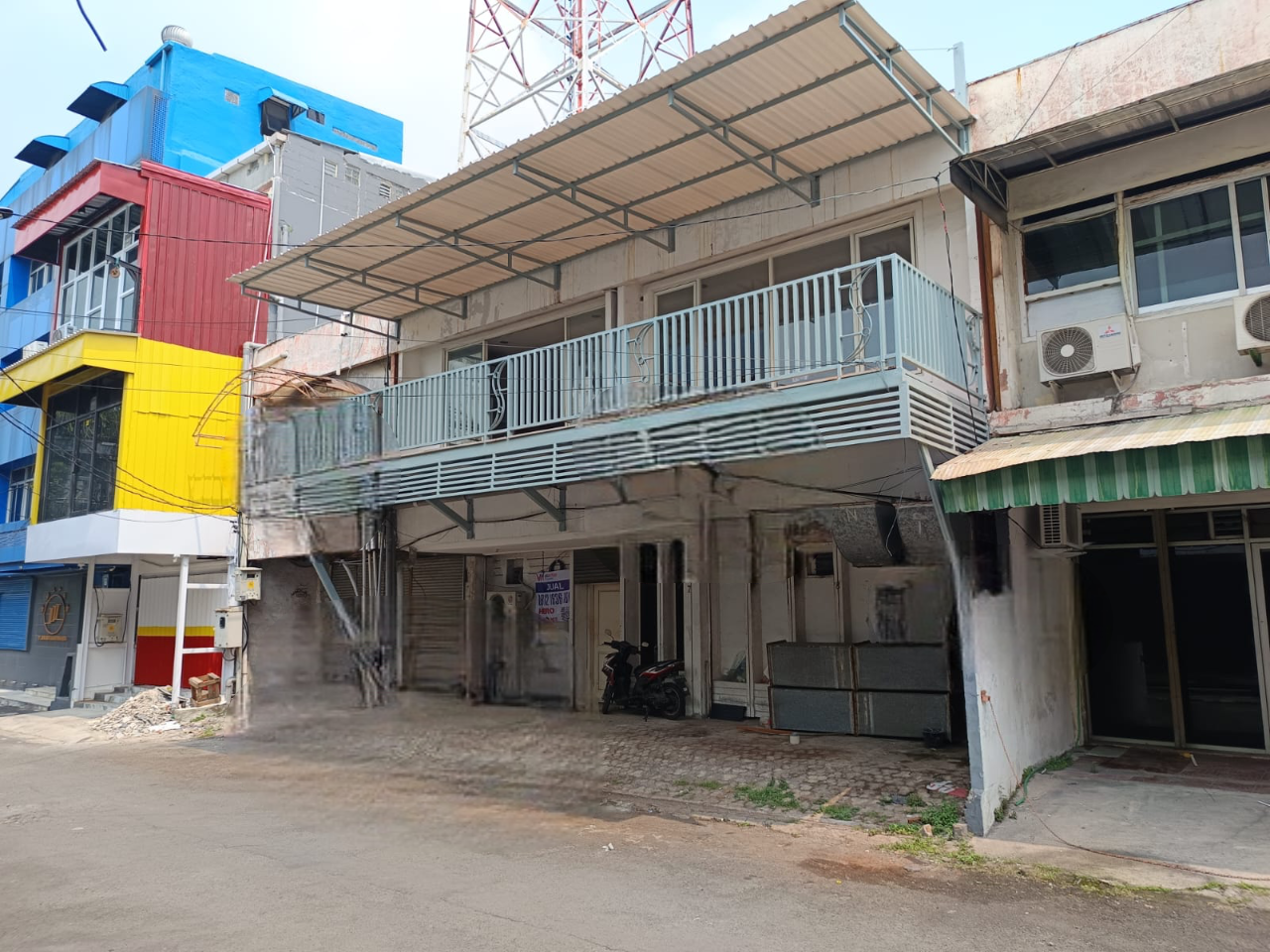 Dijual Ruko Jejer 2 Lantai Di Mayjen Sungkono Komplek Darmo - Dealkan