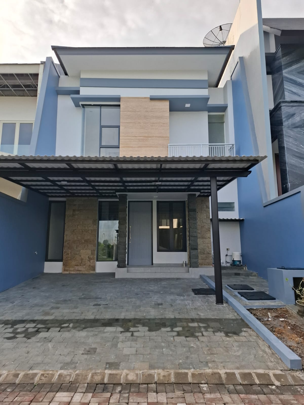 DIJUAL RUMAH MODERN MINIMALIS PALM BEACH, PAKUWON CITY (BARU GRESS) - Dealkan