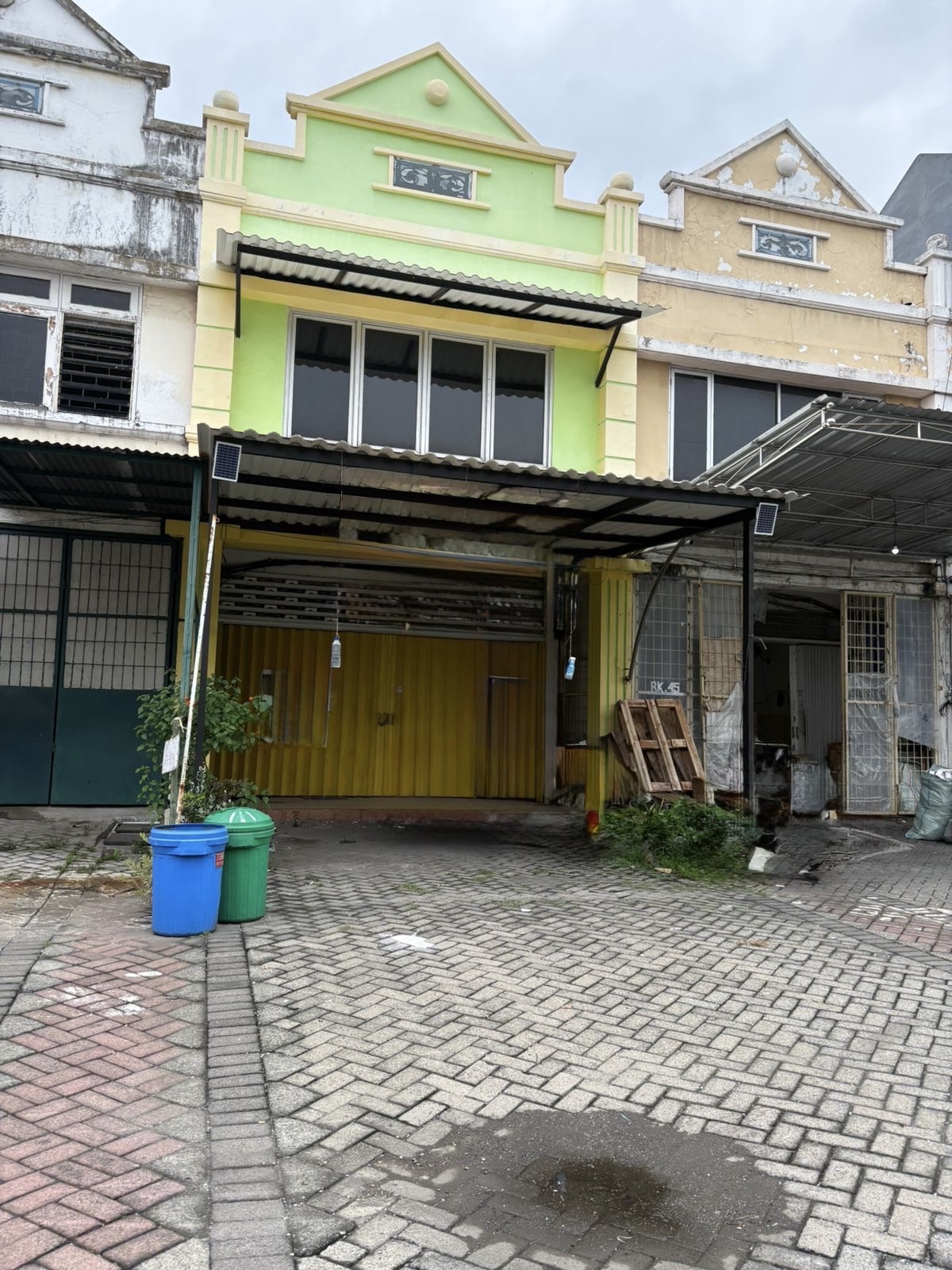 Disewakan Ruko 2 Lantai Usaha Laundry, Nirwana Eksekutif - Dealkan