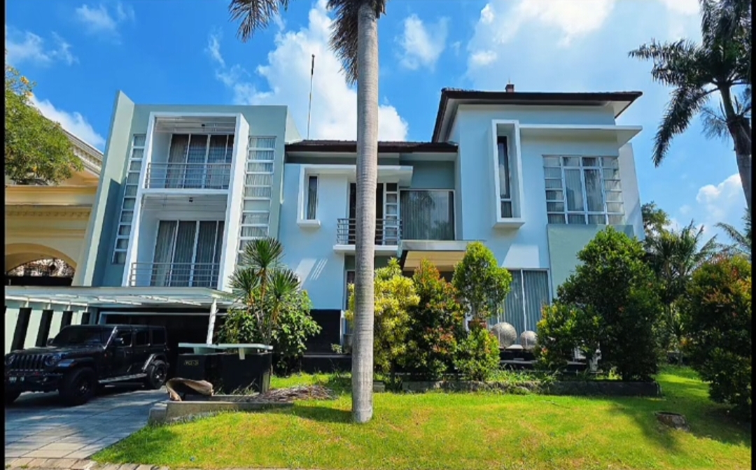 Sewa Rumah Pakuwon Indah Vila Bukit Regensi - Dealkan