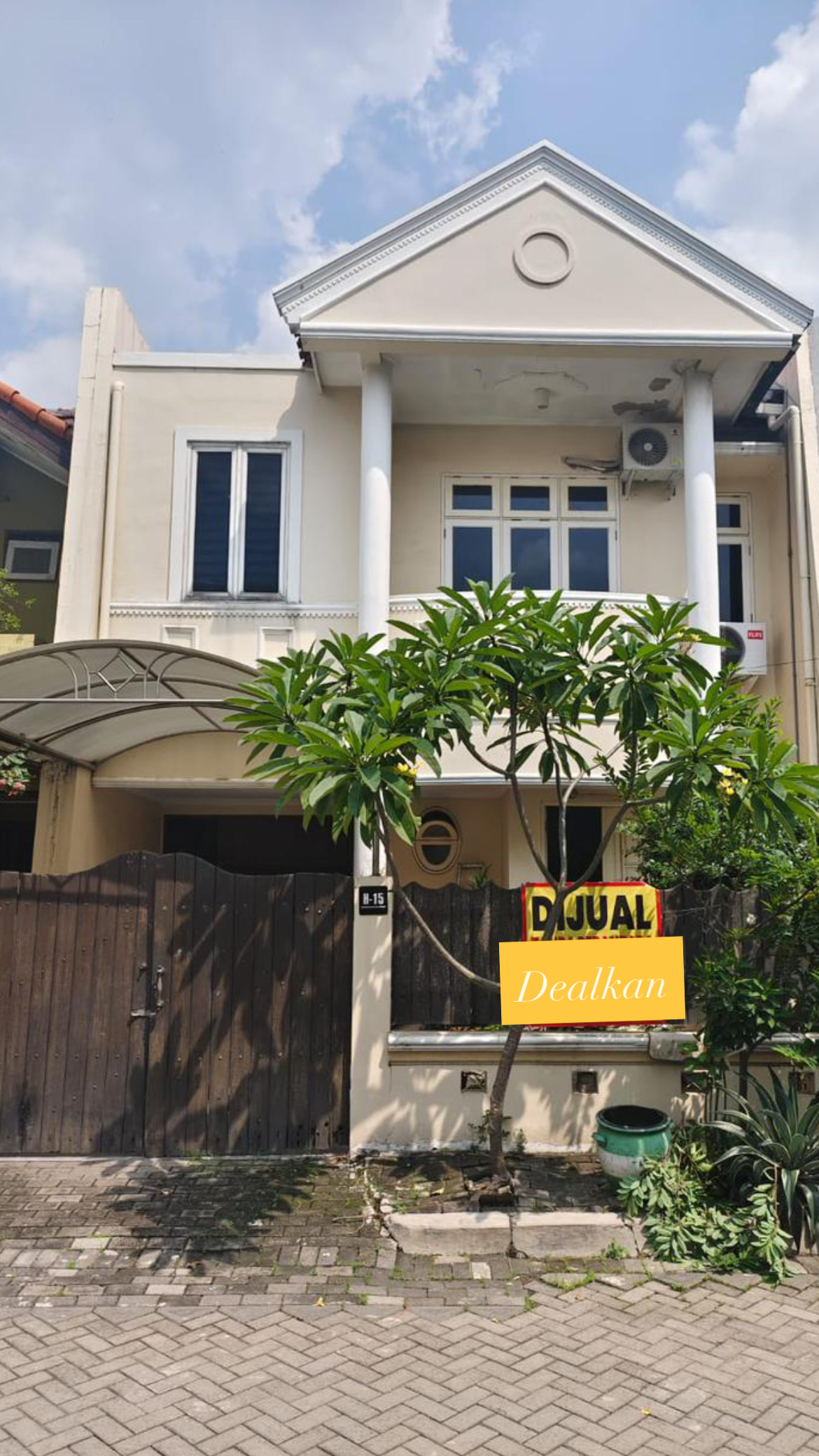 dijual rumah 2 lantai siap huni gayungsari - Dealkan