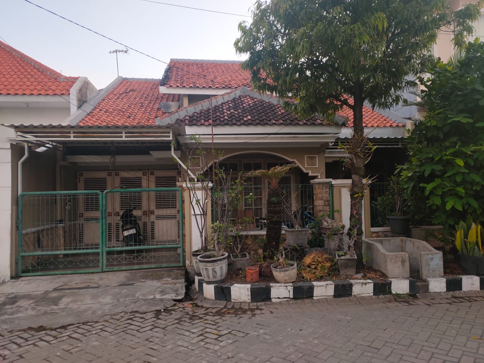 Dijual Cepat Rumah Hitung Tanah, Penjaringan Sari - Dealkan