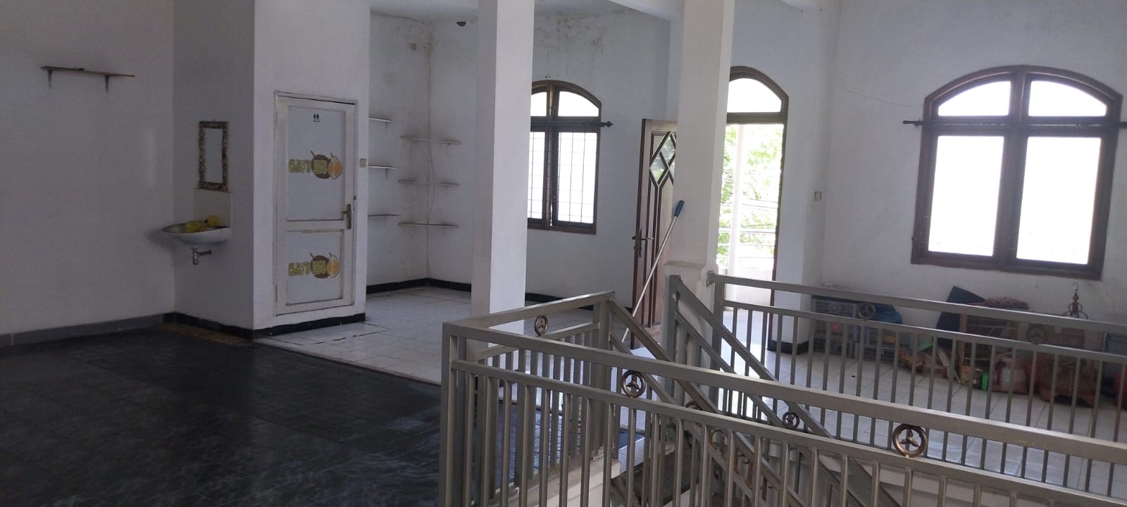 RUKO 0 JALAN RAYA NGAGEL DISEWAKAN - Dealkan