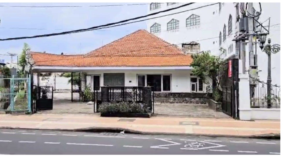 DIJUAL RUMAH RAYA DARMO COCOK UNTUK USAHA - Dealkan
