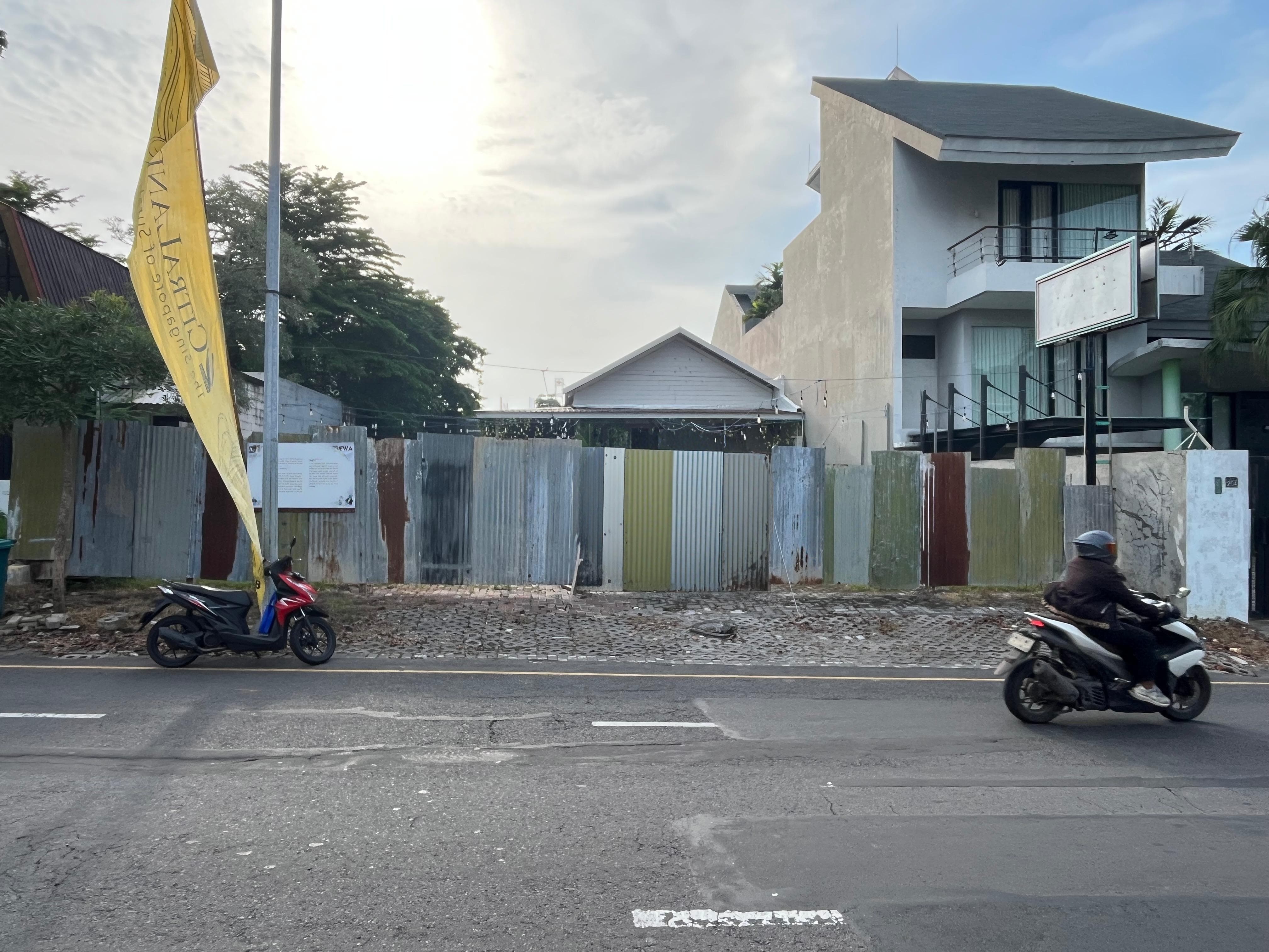 DISEWAKAN USAHA KOMERSIAL BEKAS CAFE DI RAYA TELAGA UTAMA (DERETAN SUPERINDO) CITRALAND - Dealkan