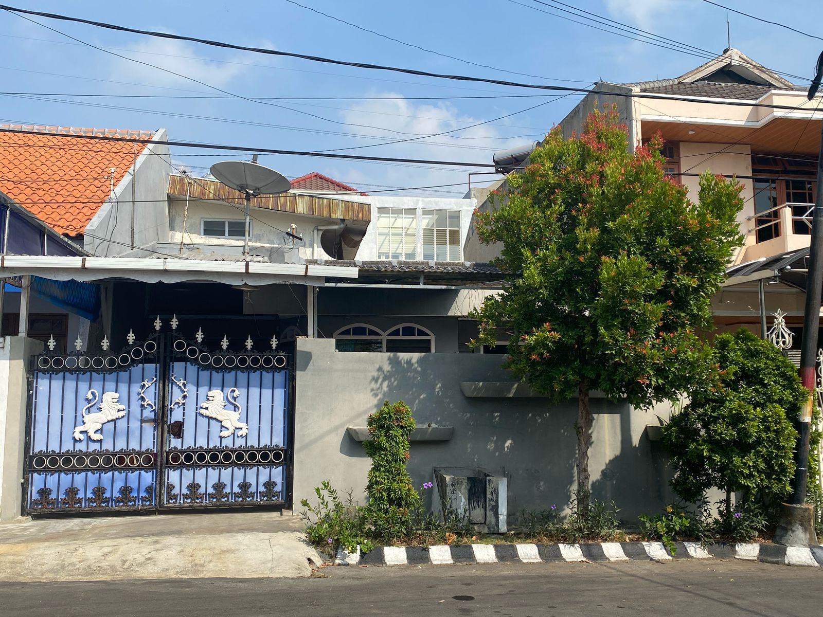 RUMAH SUKOMANUNGGAL JAYA BUTUH RENOVASI SURABAYA BARAT - Dealkan