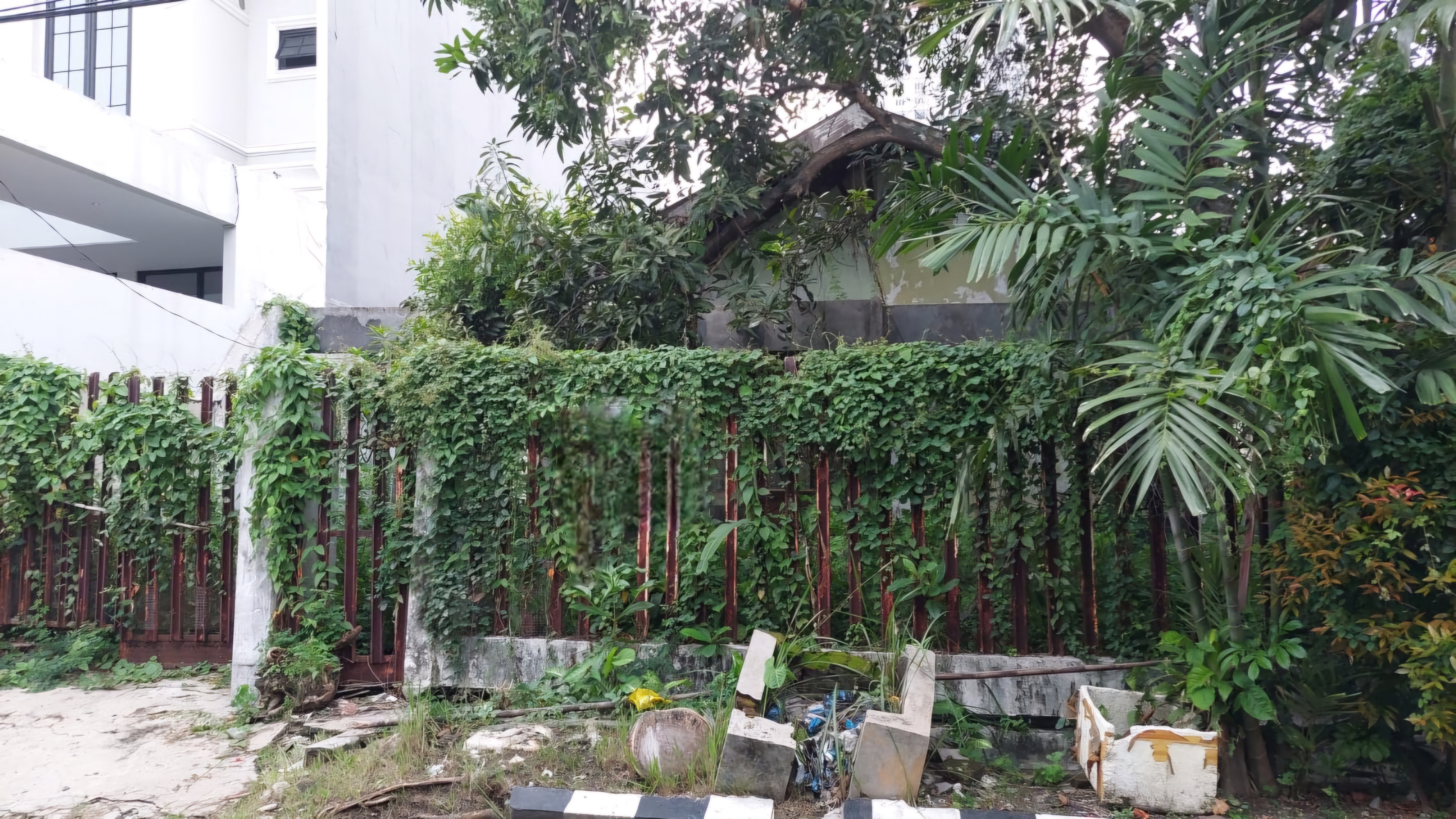 TANAH KOSONG TAMAN DARMO PERMAI SELATAN SURABAYA BARAT - Dealkan