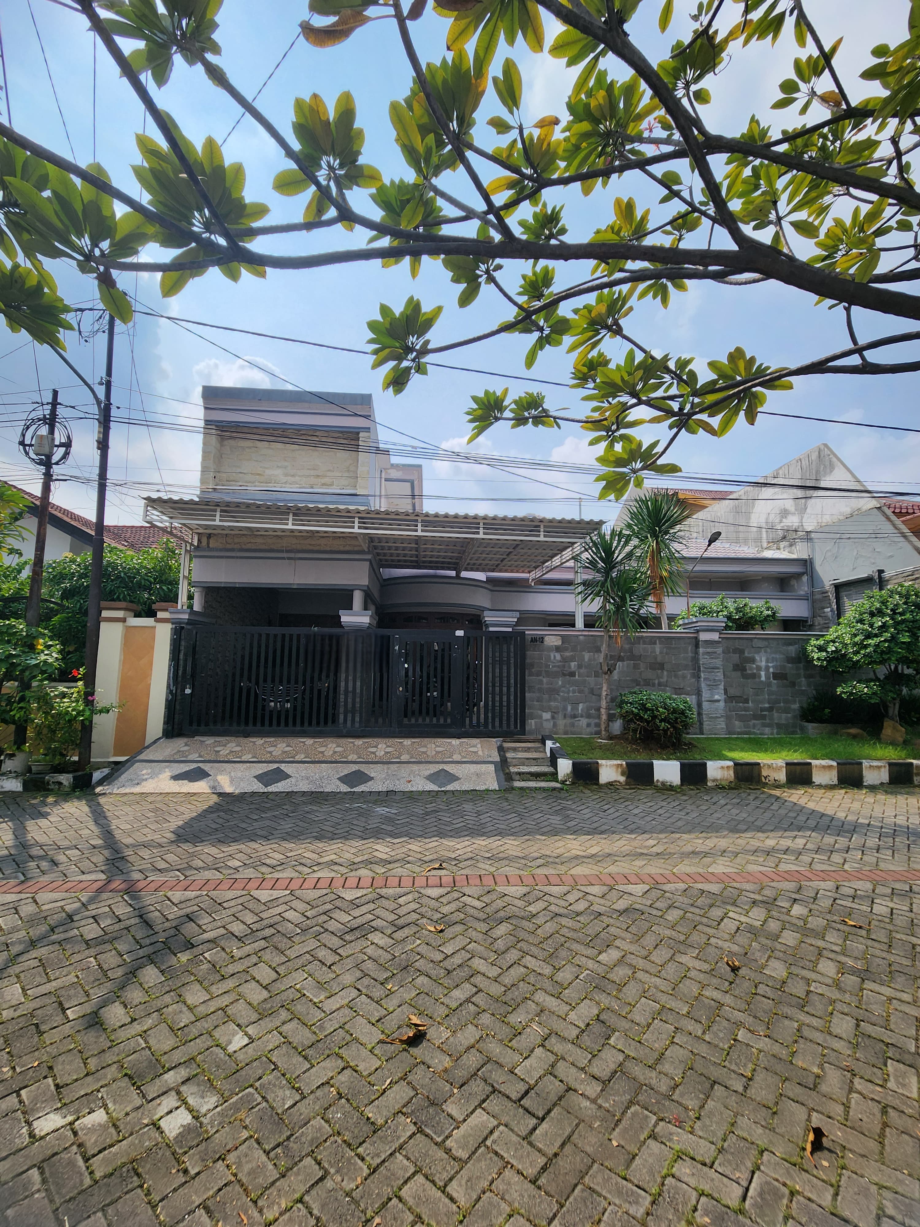 RUMAH SATELIT INDAH BAGUS TERAWAT SURABAYA BARAT - Dealkan