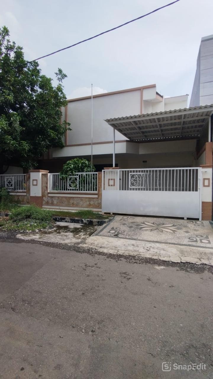 RUMAH DHARMAHUSADA INDAH TENGAH BAGUS TERAWAT DEKAT KERTAJAYA, ARAYA, MANYAR - Dealkan