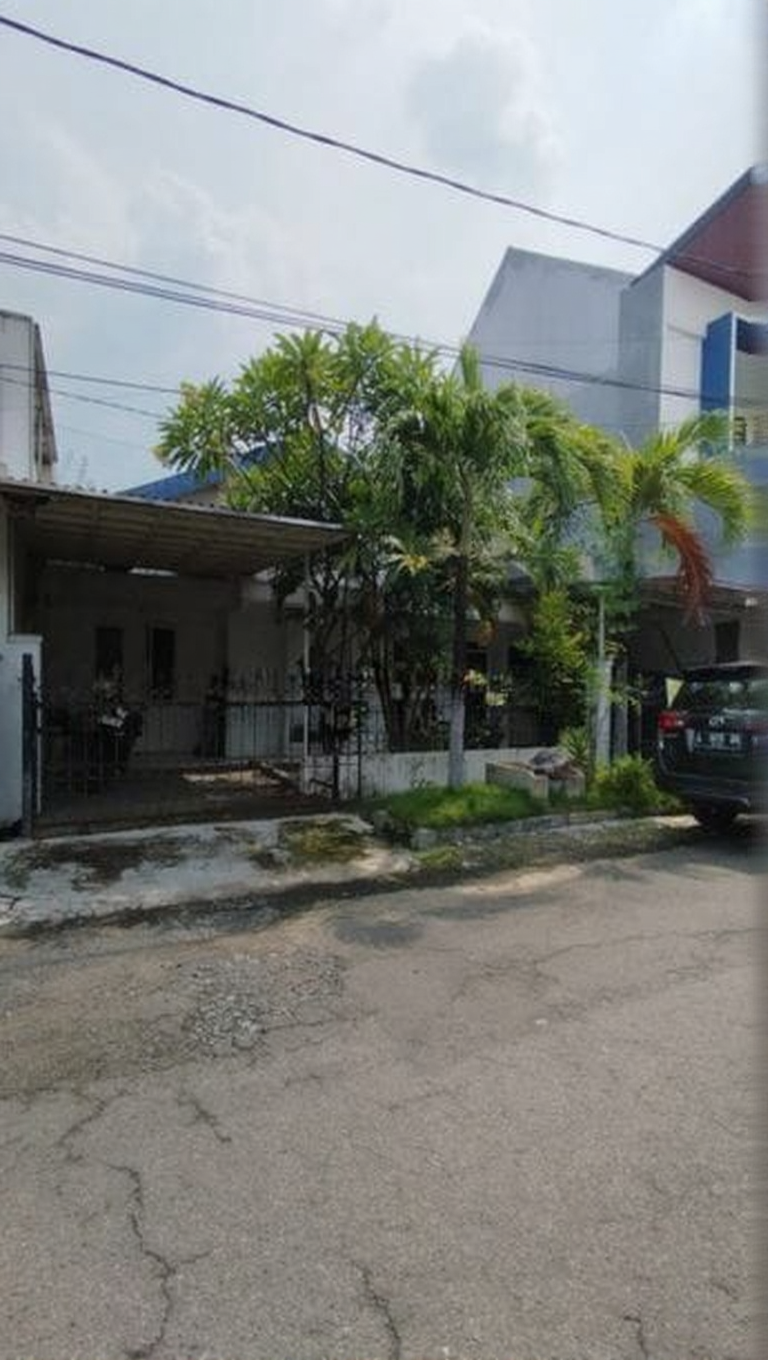 RUMAH BARUK UTARA BAGUS TERAWAT DEKAT NIRWANA EKSEKUTIF, RUNGKUT, MERR - Dealkan