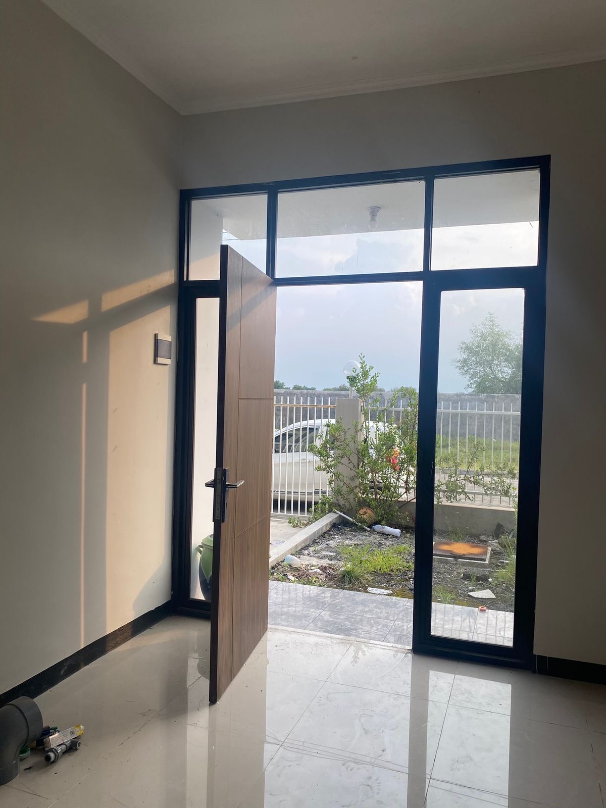 Disewakan Rumah Alana Regency, Tambak Oso - Dealkan