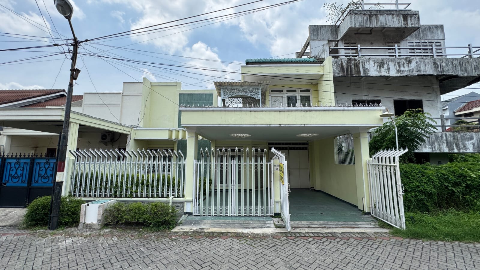 RUMAH TANJUNGSARI BARU BAGUS TERAWAT SURABAYA BARAT - Dealkan