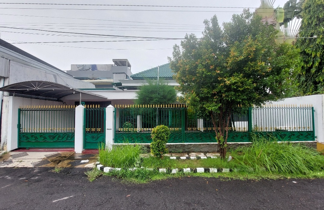 RUMAH DARMO BARU BAGUS TERAWAT SURABAYA BARAT - Dealkan