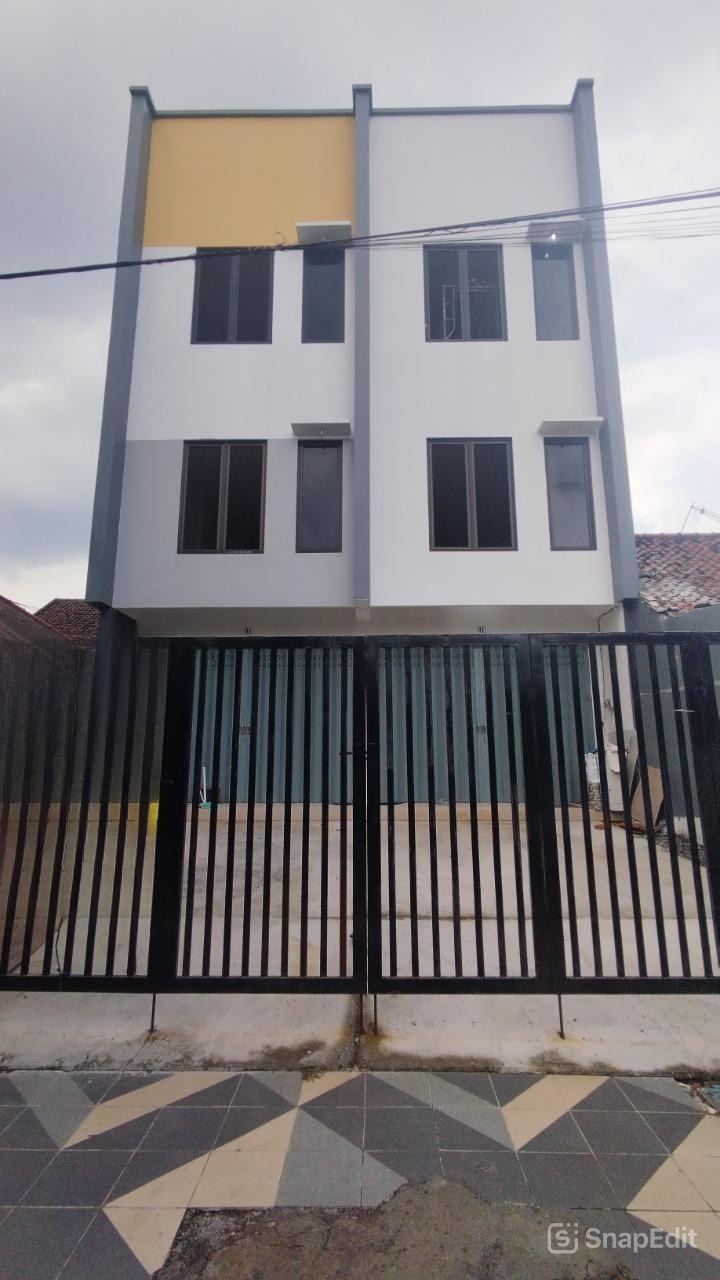 2 RUKO JEJER 3 LANTAI NOL JALAN RAYA TAMBAKSARI BARU GRESS SIAP PAKAI - SURABAYA TIMUR - Dealkan